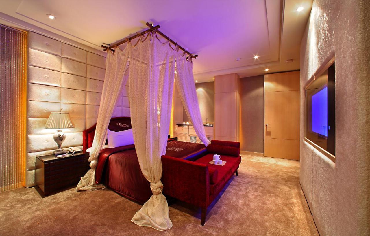 Young Motel - Taoyuan Luzhu Екстериор снимка