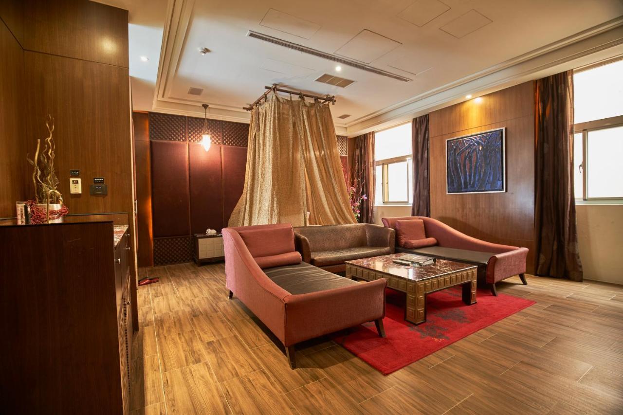Young Motel - Taoyuan Luzhu Екстериор снимка