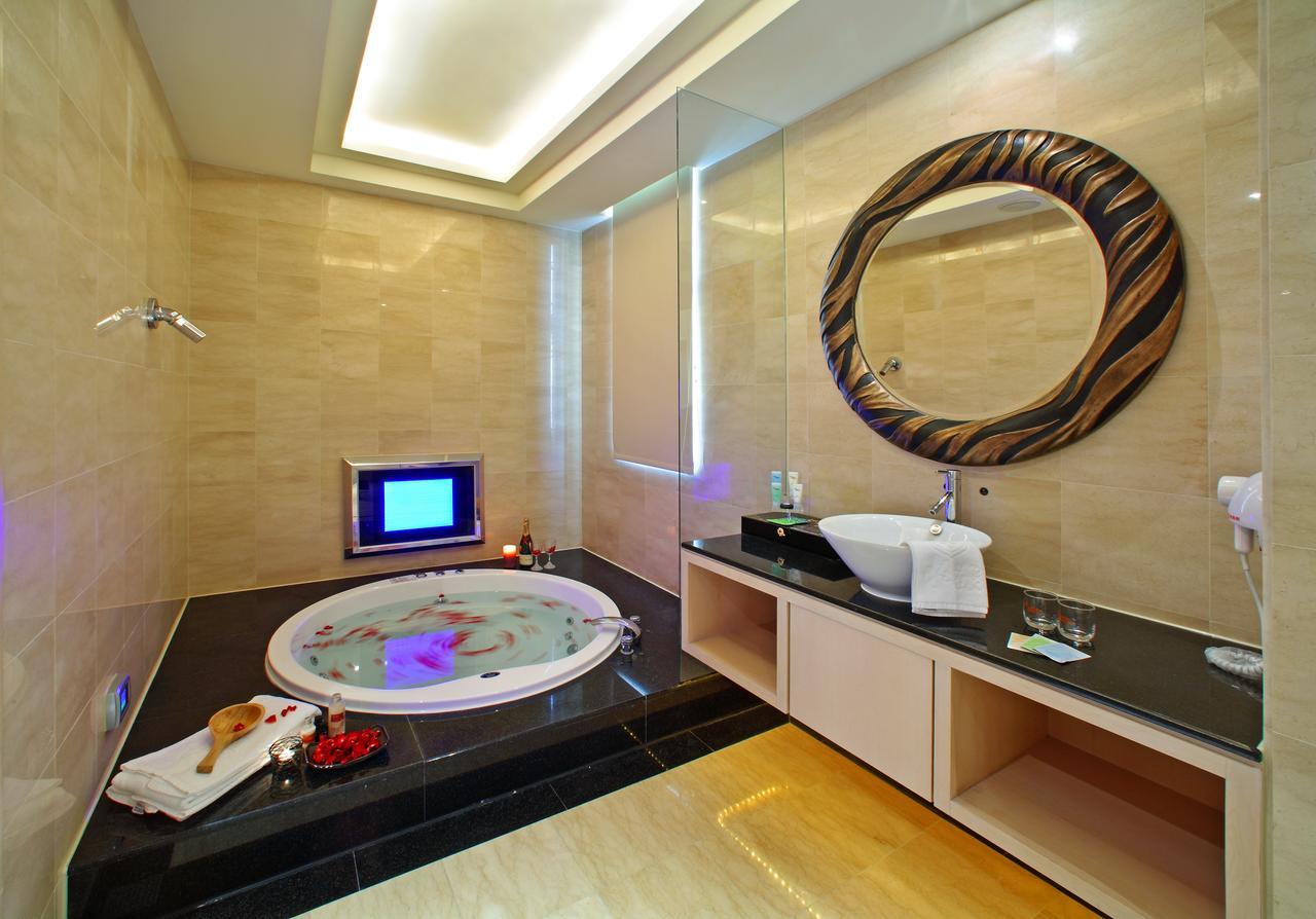 Young Motel - Taoyuan Luzhu Екстериор снимка