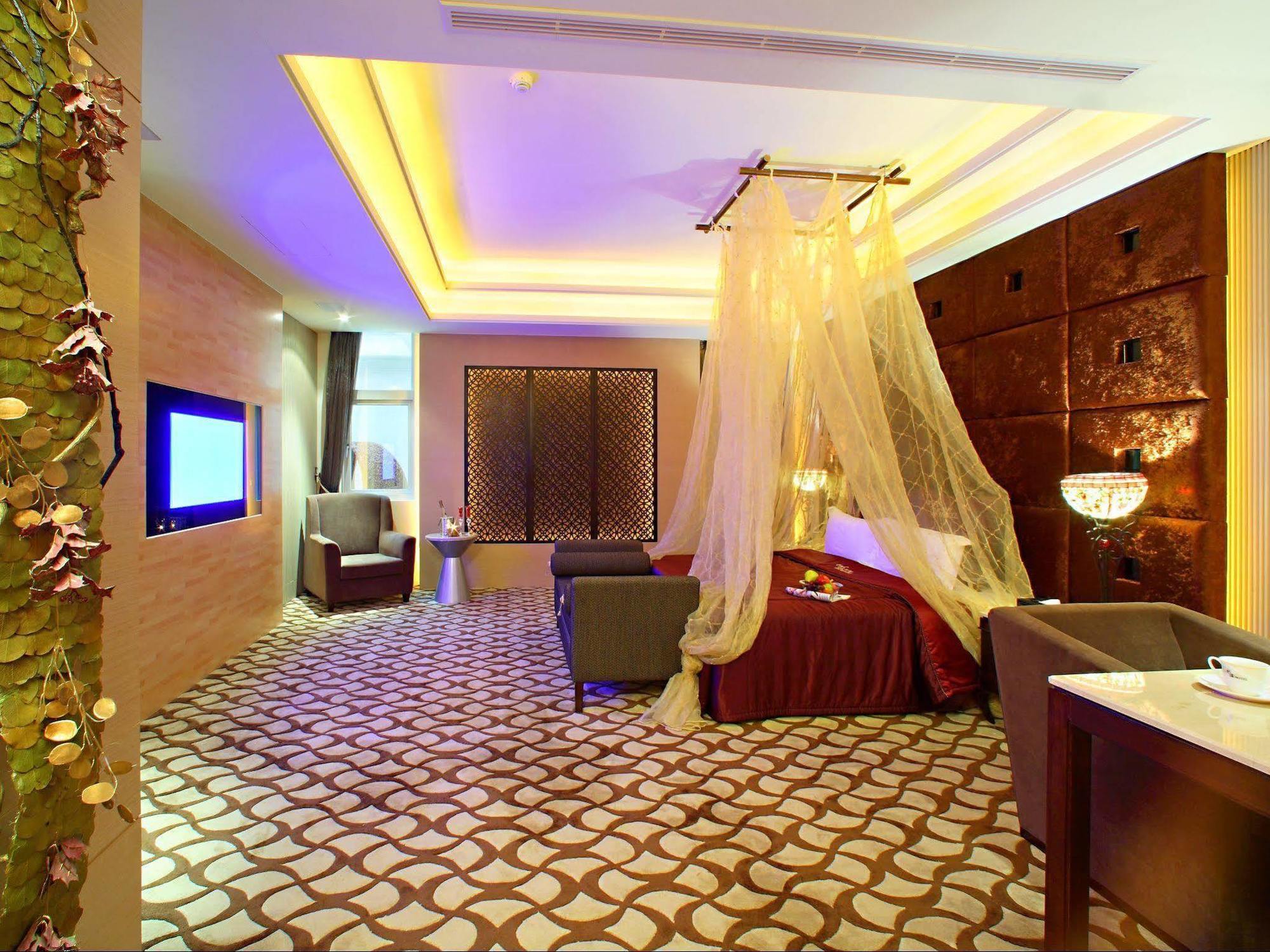 Young Motel - Taoyuan Luzhu Екстериор снимка