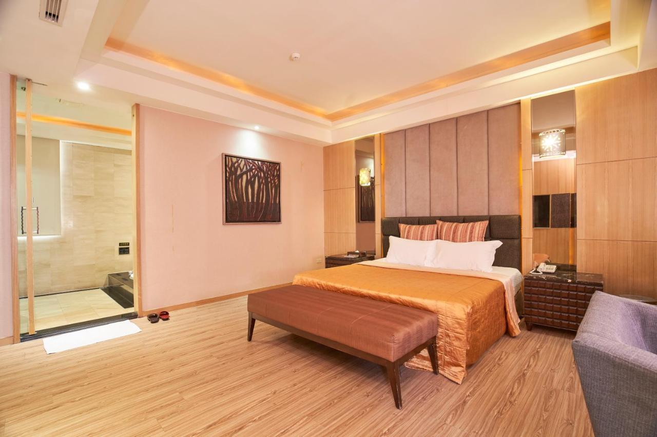 Young Motel - Taoyuan Luzhu Екстериор снимка